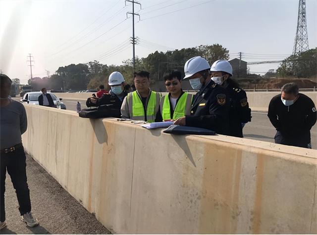 ?湖北省鄂州市梧桐湖-紅蓮湖水系連通工程紅蓮大道跨渠橋交工驗收檢測正式開展