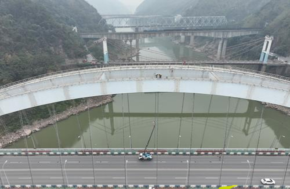 重慶北碚：安裝橋梁檢測傳感器 大橋維護進入智能化時代