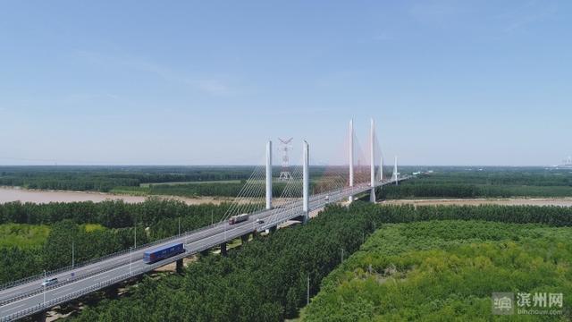 山東濱州黃河大橋結(jié)構(gòu)健康監(jiān)測(cè)系統(tǒng)順利通過驗(yàn)收