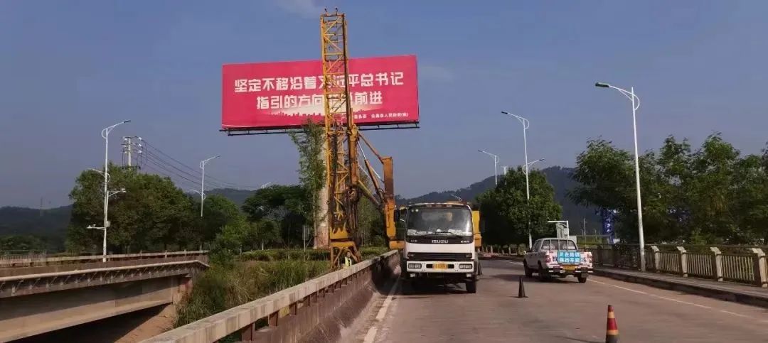 江西會昌縣組織專業(yè)檢測機構(gòu)對城區(qū)8座橋梁進行安全性能檢測