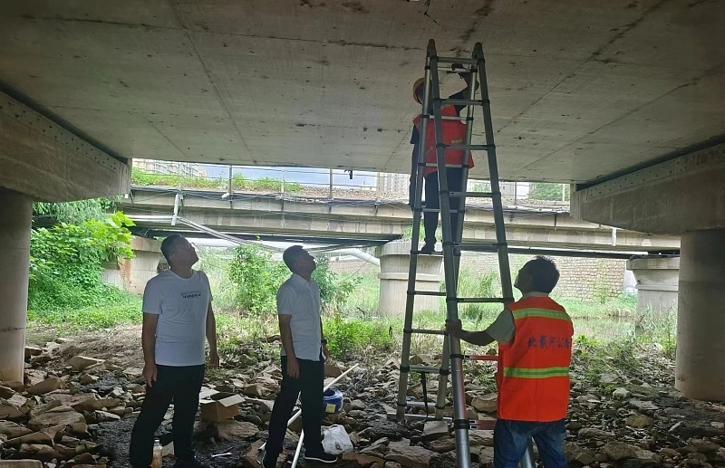河北秦皇島五座公路橋梁裝上技術(shù)性橋梁健康監(jiān)測預警系統(tǒng)